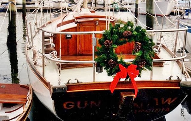 wreath-on-a-boat